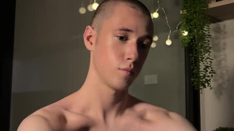 Snapshot of alexwos chatting on January 24, 5:31 am Alex online show from January 24, 5:31 am