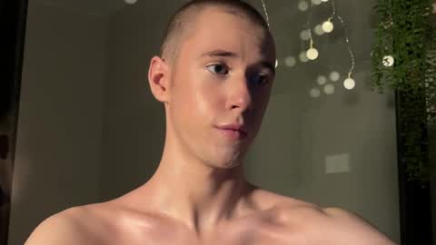 Snapshot of alexwos chatting on February 6, 8:23 pm Alex online show from February 6, 8:23 pm