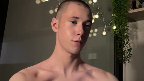 Snapshot of alexwos chatting on January 25, 5:51 am Alex online show from January 25, 5:51 am