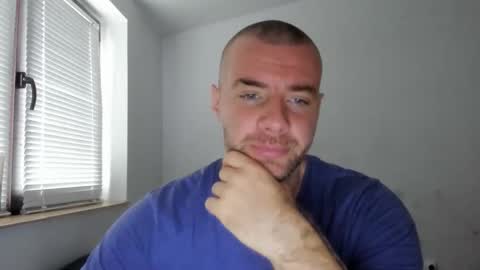 alfiesolomons87 online show from November 22, 9:31 am