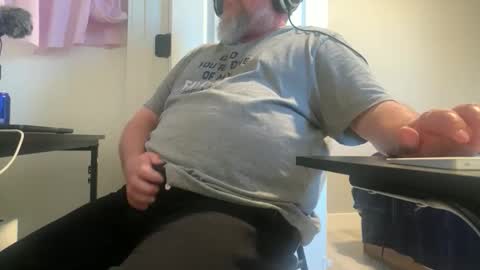 Allergictolove online show from March 29, 1:06 am