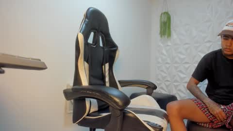 alluringangel01 online show from January 15, 11:40 pm