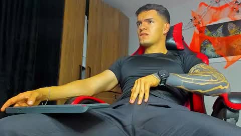 alpha_dominus_ online show from October 16, 4:09 am