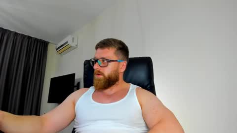 Alphaalexxx Lets reach Me 100 thumbs up online show from May 15, 6:16 pm