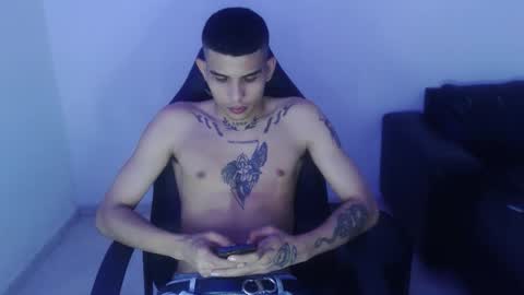 alphas_latins online show from March 7, 9:18 am