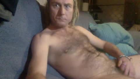 Snapshot of alvarooo1111 chatting on January 2, 9:50 pm Balearicsex11 online show from January 2, 9:50 pm