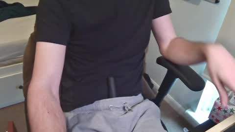 A online show from March 31, 5:03 pm