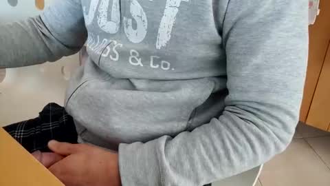 andrea_feetlover online show from November 6, 7:00 am