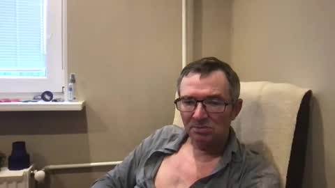 Snapshot of andreass60 chatting on December 3, 8:03 am andreass60 online show from December 3, 8:03 am