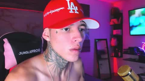 andrees_s online show from February 25, 1:01 pm