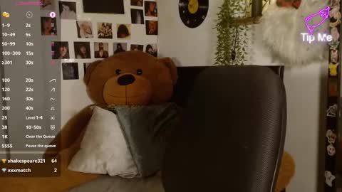 Andrew online show from December 4, 2:07 am