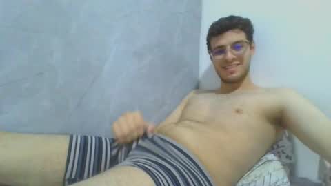 andres129494 online show from January 10, 1:44 am