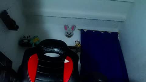 Andrs   o online show from April 12, 8:05 am