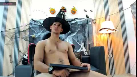 andres_stud online show from October 28, 4:48 am