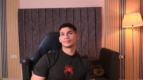 andres_stud online show from July 7, 4:12 am