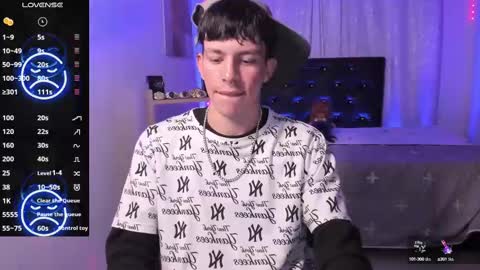 andrew_angels online show from December 17, 9:39 am