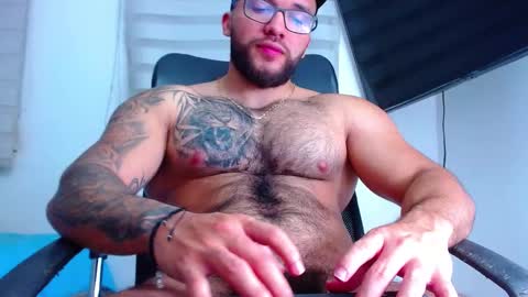 andrew_holden__ online show from February 28, 12:21 am