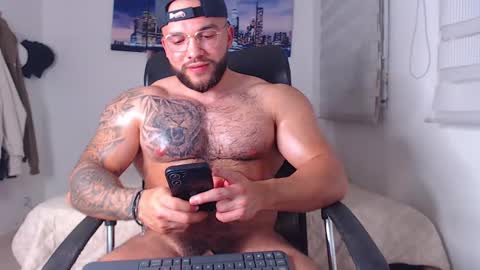 andrew_holden__ online show from September 10, 1:15 am