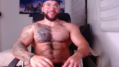 andrew_holden__ online show from October 1, 11:52 pm