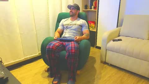 Andrew online show from February 14, 1:34 am