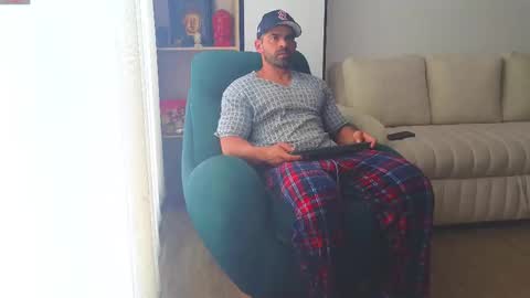 Andrew online show from March 1, 1:40 pm