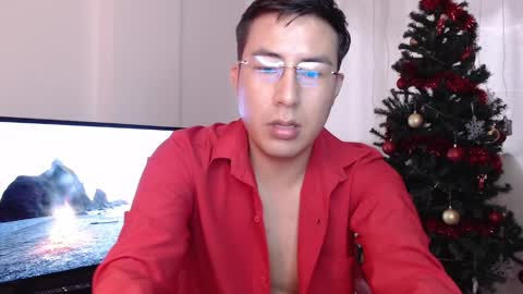 andrewmhilton_ online show from December 22, 4:59 pm