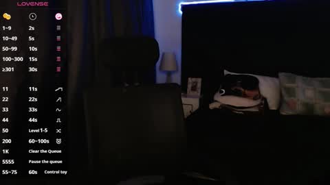 andrewmhilton_ online show from September 17, 6:36 am