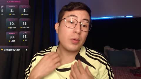 andrewmhilton_ online show from December 18, 7:15 am