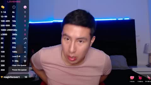 andrewmhilton_ online show from January 22, 6:42 am