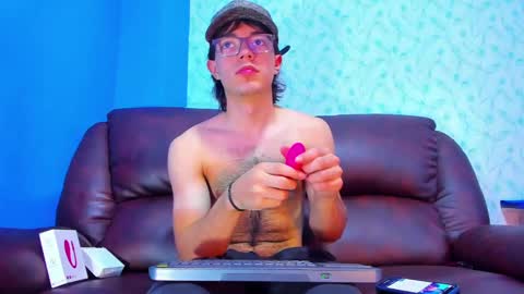 AndreW White online show from February 21, 8:27 pm