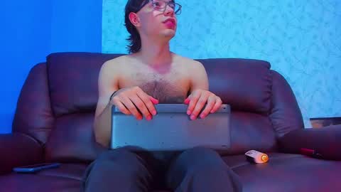 AndreW White online show from February 19, 8:52 pm