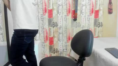 Snapshot of andrey_u92 chatting on January 14, 11:53 am   online show from January 14, 11:53 am