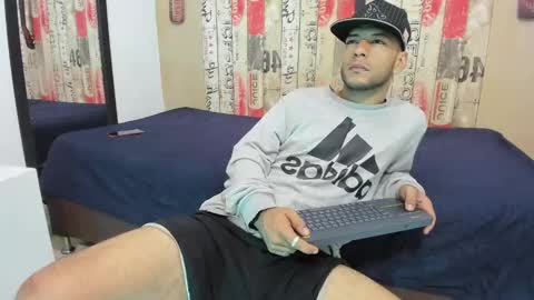 Snapshot of andrey_u92 chatting on January 21, 4:00 am   online show from January 21, 4:00 am