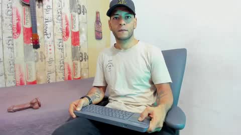 Snapshot of andrey_u92 chatting on January 29, 3:44 am   online show from January 29, 3:44 am