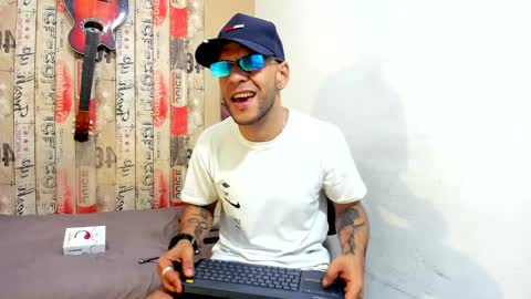 Snapshot of andrey_u92 chatting on December 3, 7:55 pm   online show from December 3, 7:55 pm
