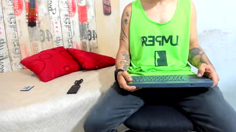 Snapshot of andrey_u92 chatting on December 21, 11:01 am   online show from December 21, 11:01 am
