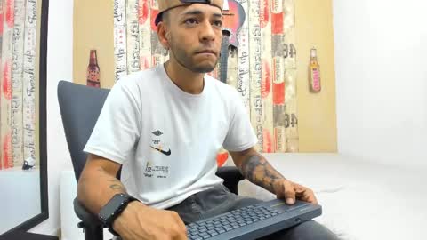 Snapshot of andrey_u92 chatting on February 25, 8:19 pm   online show from February 25, 8:19 pm
