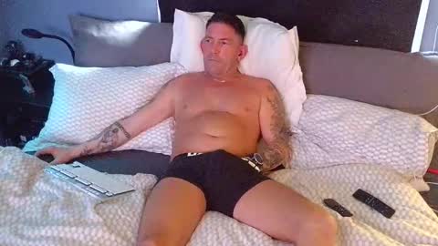 Snapshot of andrjoer chatting on October 29, 9:34 am andrjoer online show from October 29, 9:34 am