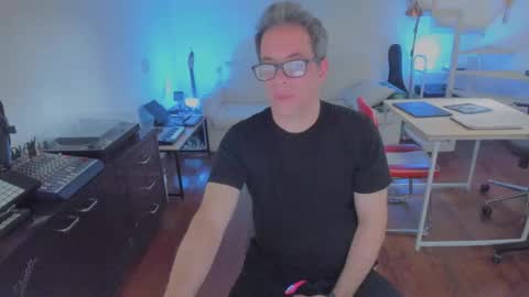 Snapshot of andy0pandi chatting on September 25, 4:39 pm Andrew online show from September 25, 4:39 pm