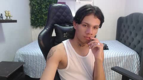 andy_dan1 online show from January 20, 1:42 pm