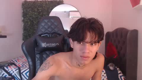 andy_dan1 online show from December 18, 2:06 pm