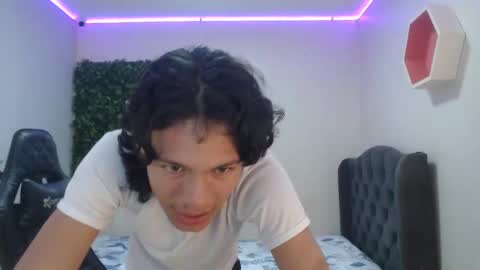 andy_dan1 online show from January 30, 1:42 pm