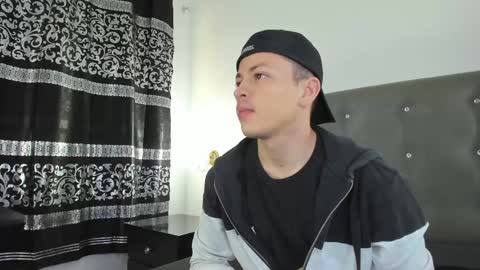 Angel Cuervo online show from December 31, 12:36 pm