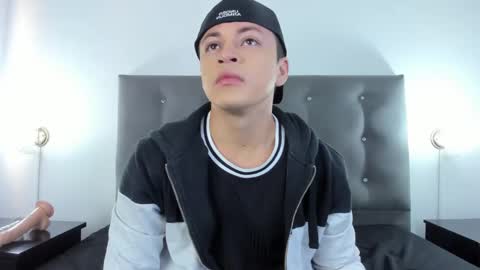 Angel Cuervo online show from December 6, 12:27 pm