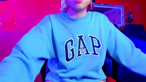 Snapshot of angellonfire chatting on February 18, 4:27 pm Angel  online show from February 18, 4:27 pm