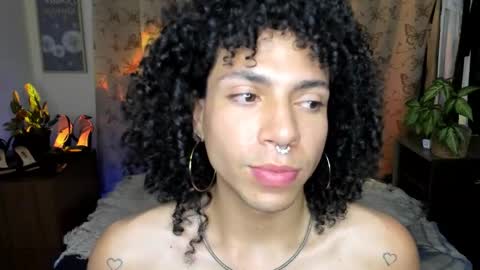 angelwhitte online show from March 1, 12:21 am