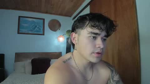 Snapshot of angelx_fox chatting on March 5, 7:39 pm Angel Fox online show from March 5, 7:39 pm