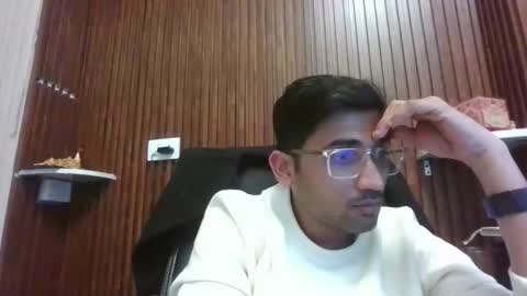 Slave looking for Mistress online show from February 3, 11:48 am