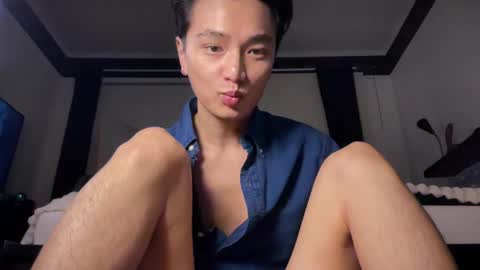 asiantwinkboy online show from December 15, 8:15 pm