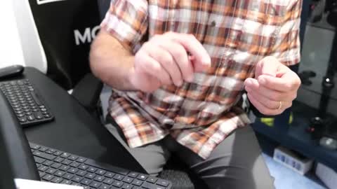 D online show from October 7, 12:53 pm